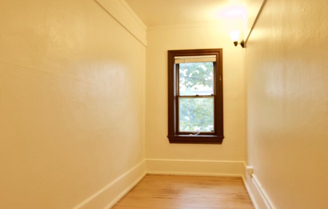 419 Queen Anne Avenue