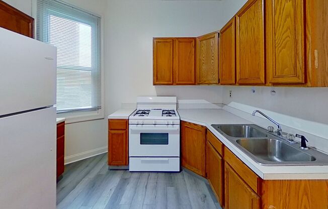 Top Floor North Center One Bed plus Den