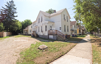 1124 Quarry Ave NW