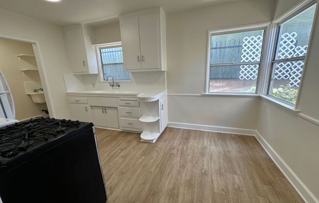 1 bed, 1 bath, 800 sqft, $2,195