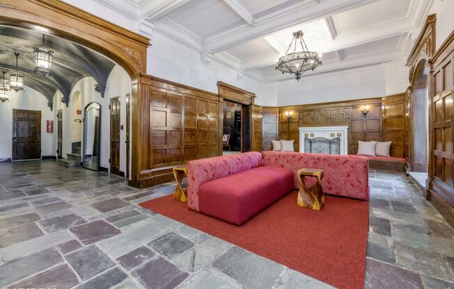 Comfortable Seating in Entryway at 1033 W Loyola, Chicago, IL