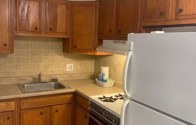 1 bed, 1 bath, $795, Unit APARTMENT B 10