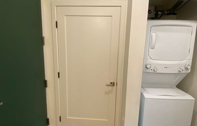 Studio, 1 bath, 436 sqft, $2,595, Unit Unit 303