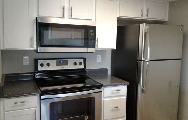 1 bed, 1 bath, 565 sqft, $1,175, Unit 231