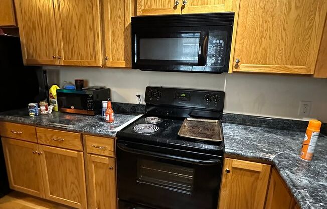 2 beds, 1 bath, $1,250, Unit Apt. D