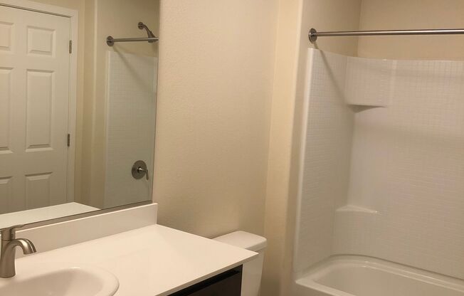 2 beds, 2 baths, 1,064 sqft, $2,271, Unit 1663 - 301