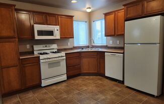 3 beds, 1.5 baths, $2,100, Unit 2321