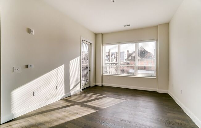 1 bed, 1 bath, 724 sqft, $1,540, Unit 216