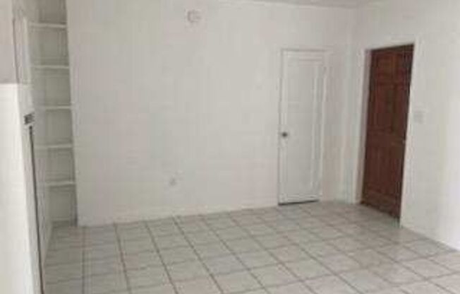 Studio, 1 bath, 500 sqft, $1,395, Unit 6