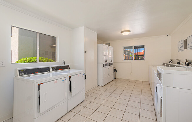 1 bed, 1 bath, 720 sqft, $2,053, Unit 03