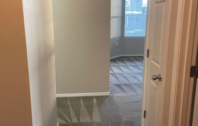 3 beds, 2 baths, 1,180 sqft, $1,795, Unit 1684-301