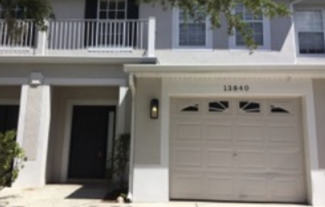 BEAUTIFUL 3 BEDFROOM, ,2.5 BATHROOMS TOWNHOME IN AVALON LAKES