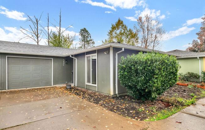 1626 - 1628 Madras St SE