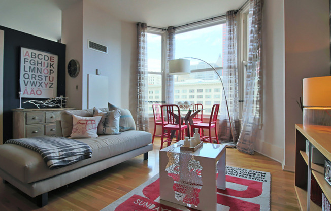 349 S DEARBORN