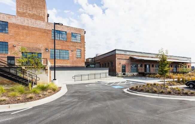 Lofts At Abrams Fixtures