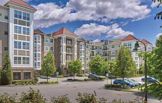 luxury apartment community at Vermella Lyndhurst apartments, Lyndhurst