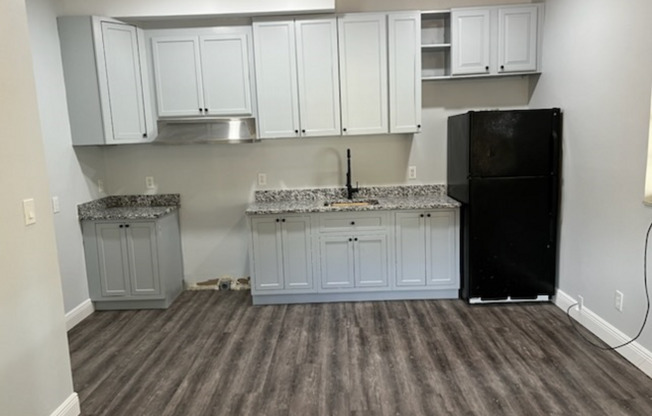 Remodeled 2/1 duplex with carport