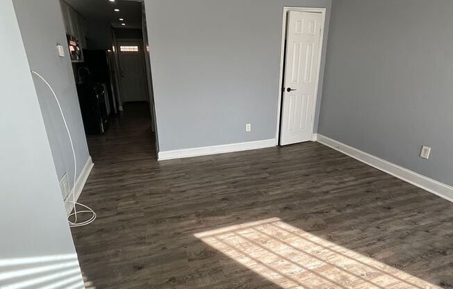 H St/Kingman Park- 1 bedroom apartment