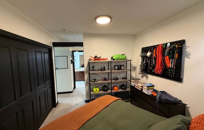 Modern 1BR Condo with Luxury Amenities in the Heart of Ballard