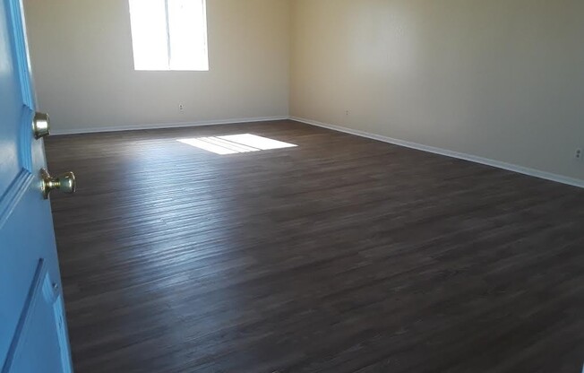 13935 Kornblum Avenue apt #12