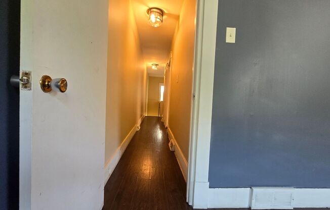 2 beds, 1 bath, $950, Unit Unit 2