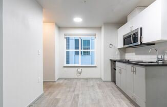 Studio, $925
