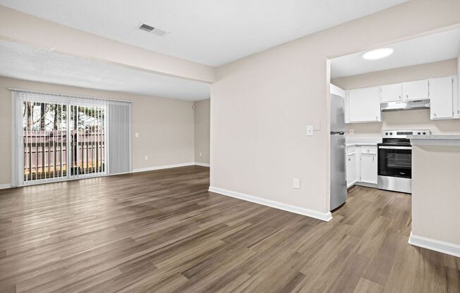 3 beds, 2 baths, 1,300 sqft, $1,399, Unit 118