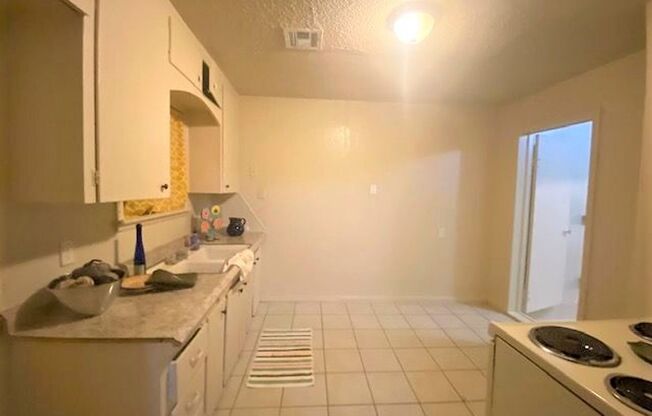 3120 S Woodward - 1
