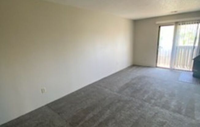 2 beds, 2 baths, 856 sqft, $869, Unit 2827-1817