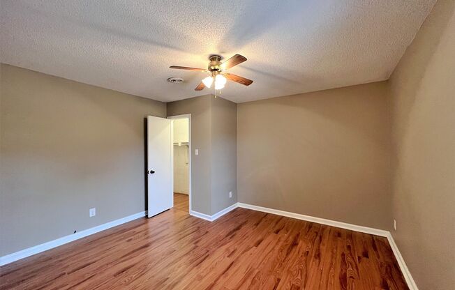 2 beds, 2 baths, $1,600, Unit Apt. 1