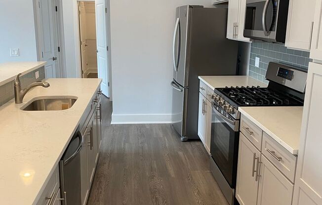 1 bed, 1.5 baths, 1,566 sqft, $2,650, Unit 0912