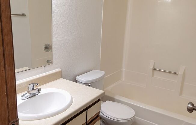 2 beds, 2 baths, 930 sqft, $1,050, Unit 240-105