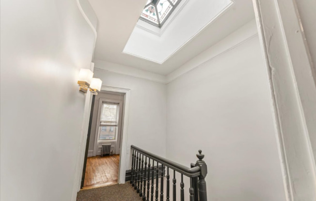 952 E 156 ST