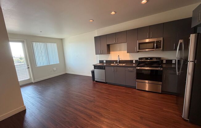 2 beds, 2 baths, 890 sqft, $2,600, Unit 346