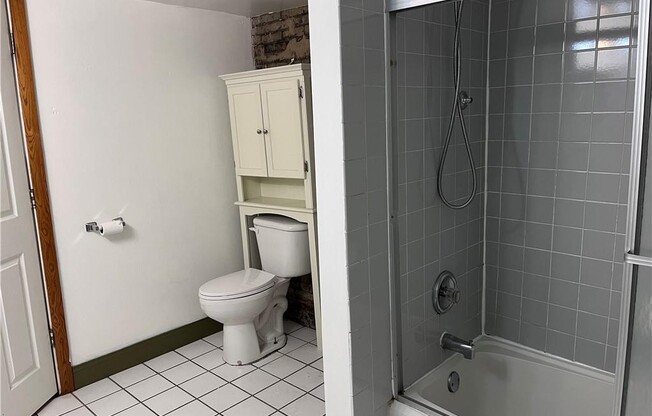 1281 W 9 ST