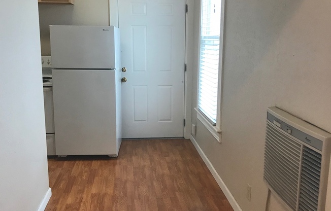 Studio, 1 bath, 650 sqft, $1,500, Unit 1314 18th St, Unit B