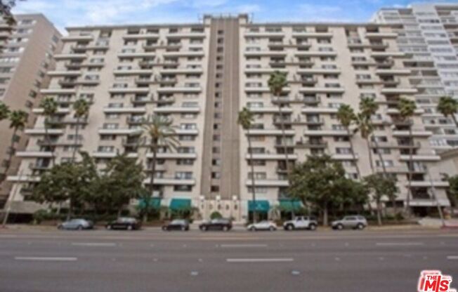 2 beds, 2 baths, 1,073 sqft, $5,250, Unit 1002