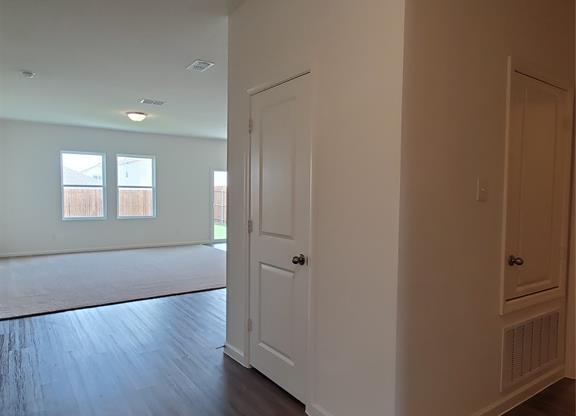 712 Peach Tree Lane