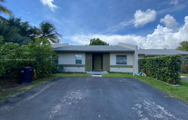 11604 SW 124th Ct