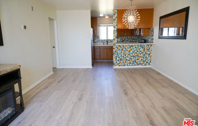 630 N Grand Ave #404
