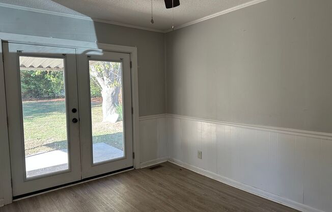 **November Rent FREE** 3 Bedroom, 1.5 Bath off Andrews Rd.