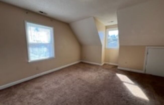 3 beds, 2 baths, $1,600