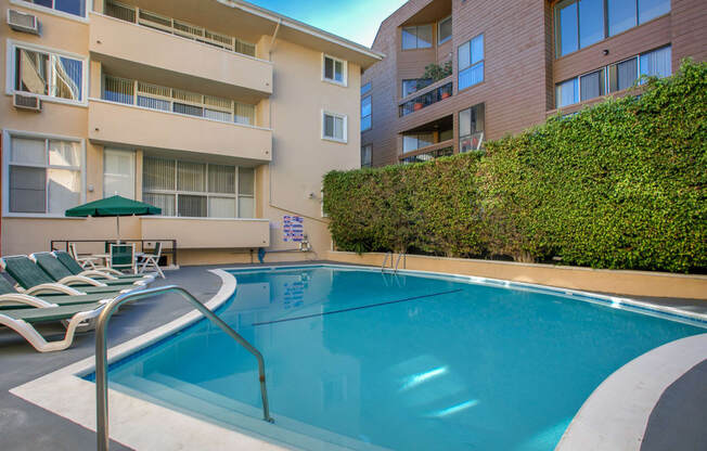 Apartment Building in Los Angeles Pool