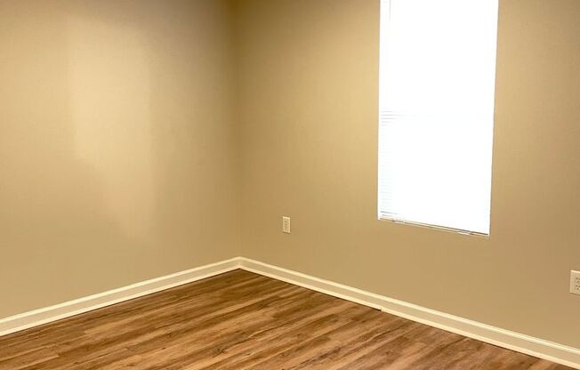 2 beds, 1 bath, 700 sqft, $1,195, Unit 124