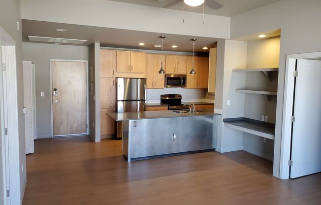2 beds, 2 baths, 995 sqft, $2,385, Unit 307