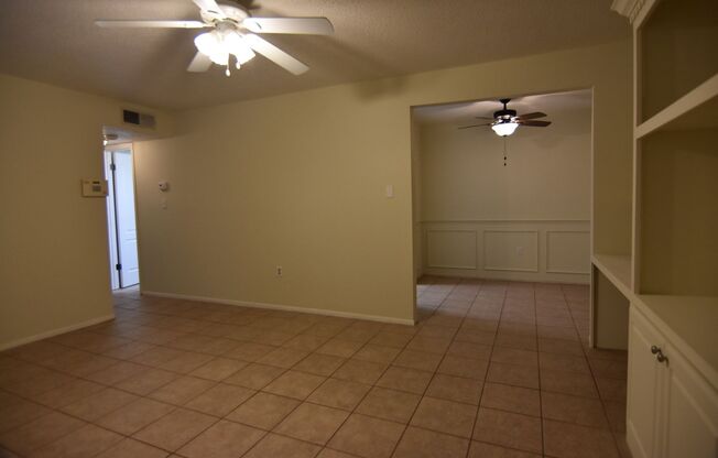 SANFORD: 2nd Floor Unit in Sandlewood Villas AVAILABLE JUNE 16th!