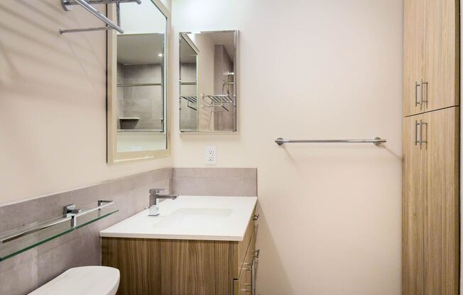 1 bed, 1 bath, $2,800, Unit 201
