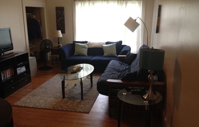 2 beds, 1 bath, $1,530, Unit 3