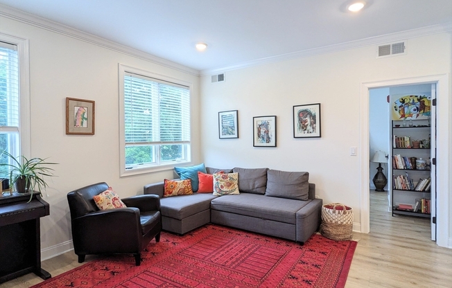 4281 WASHINGTON