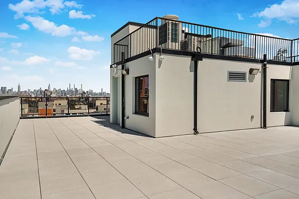 1 bed, 1 bath, $3,000, Unit 406